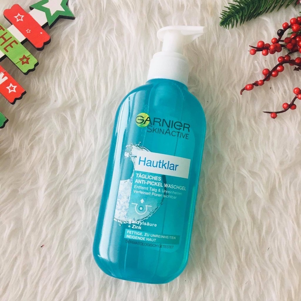 Sữa rửa mặt cho da dầu mụn Garnier Hautklar Tägliches Anti-Pickel Wasch Gel 200ml