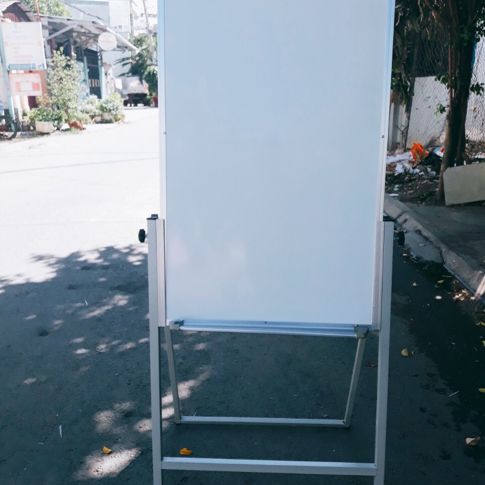 bảng flipchart 60x100 (đầy đủ phụ kiện kèm theo: giấy a1; bút lông bảng; nam châm; lau bảng)