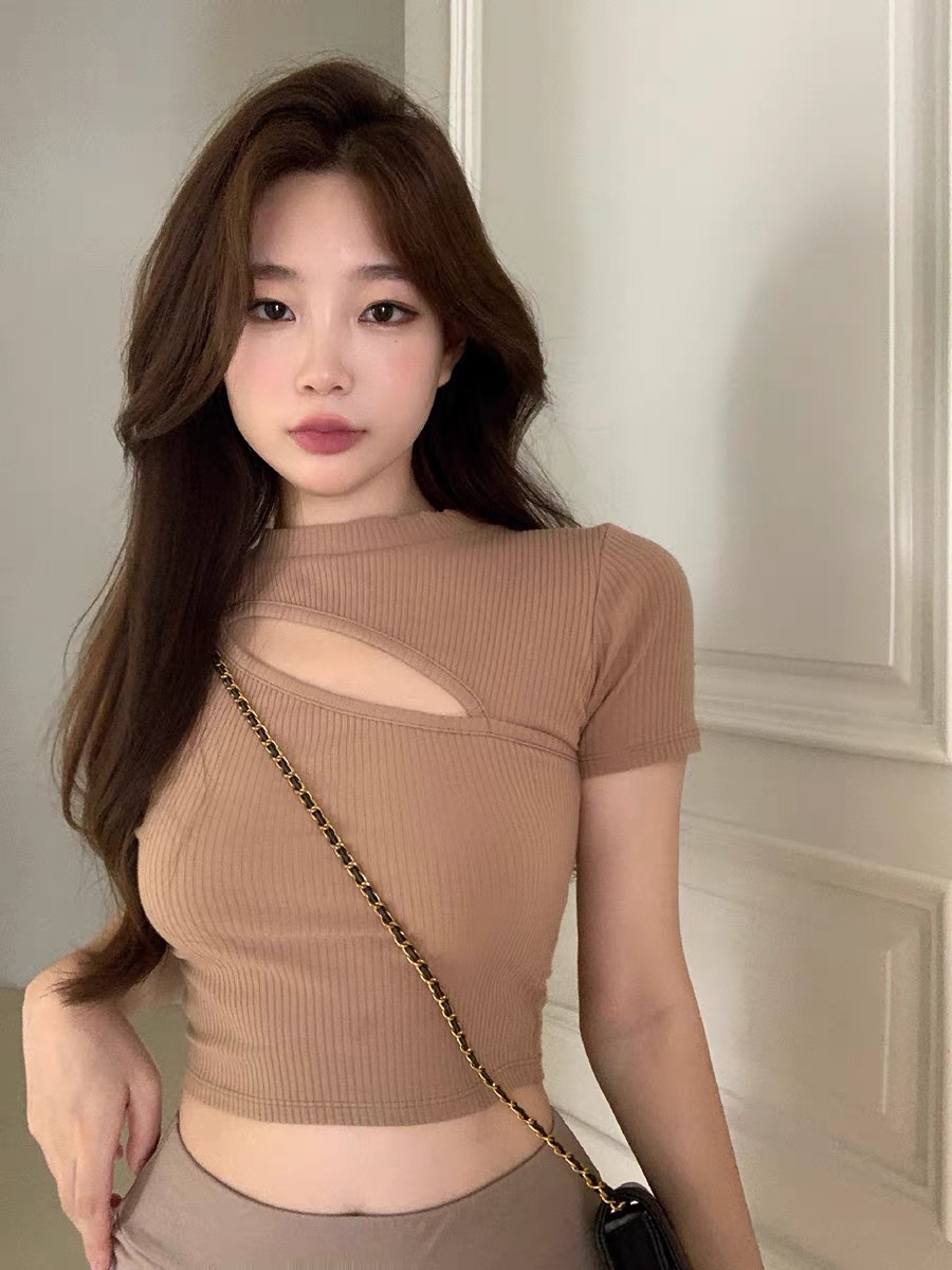 Áo thun croptop khoét ngực ôm body quyến rũ WANAWEAR áo phông cut out dáng ngắn
