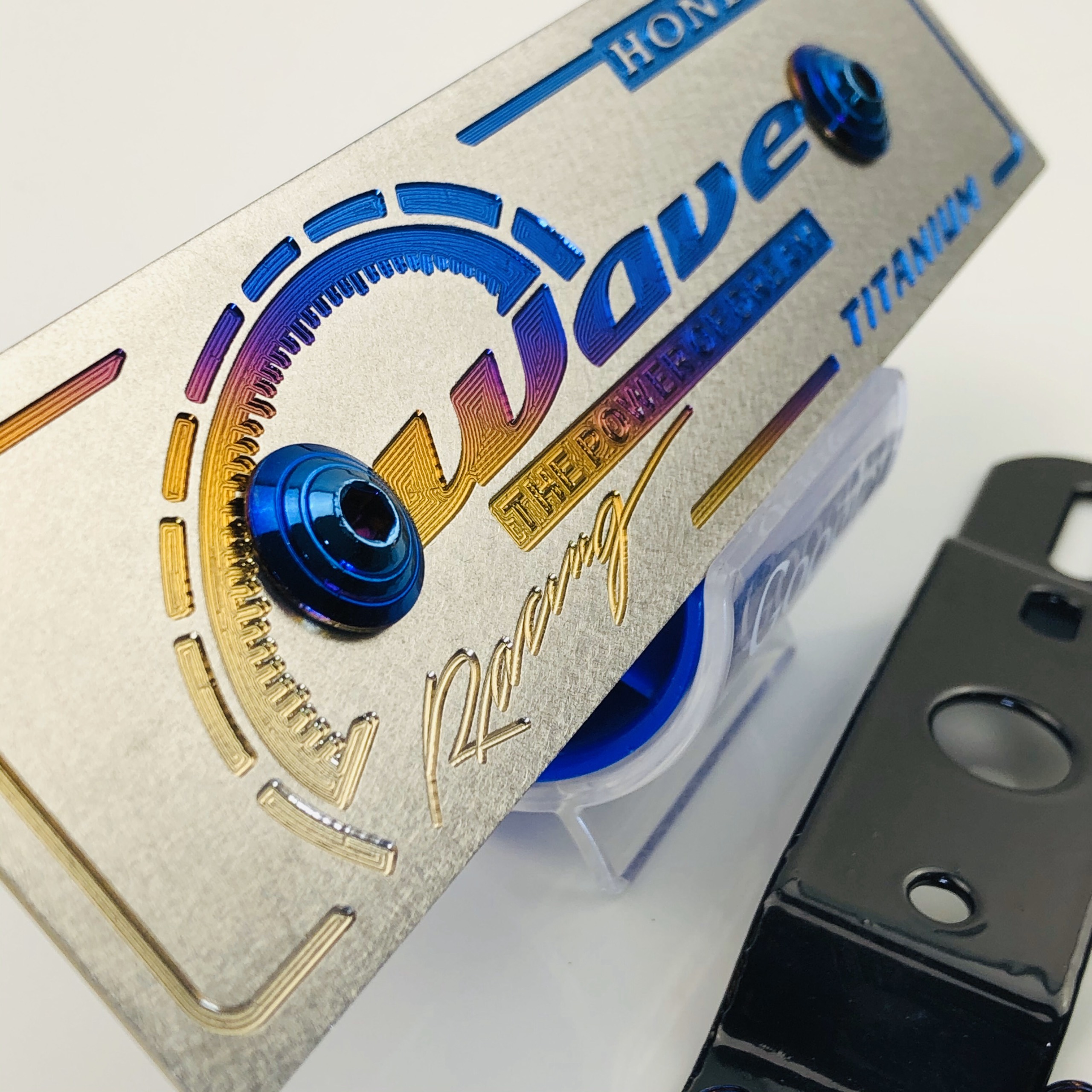 Wave - Bảng tên titan 100% gắn cho các dòng xe wave dòng cao cấp tặng kèm pát gắn bảng tên và ốc titan gắn bảng tên mẫu mới nhất