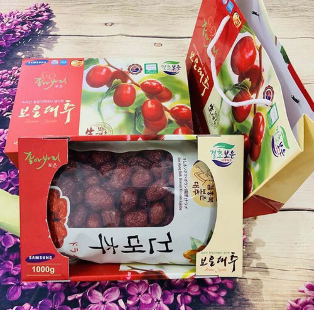 Táo đỏ Hàn quốc hộp 1kg dẻo ngon sang trọng tặng kèm túi xách