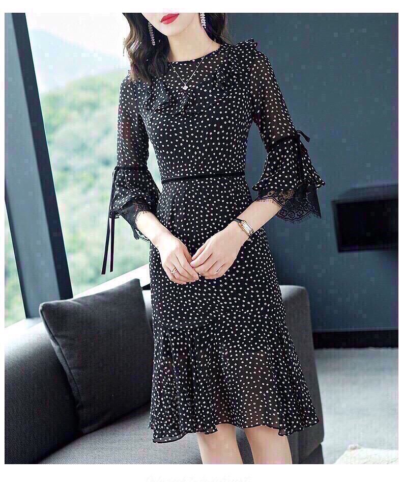 Đầm chấm bi tay lỡ phối viền duyên dáng . qc260788