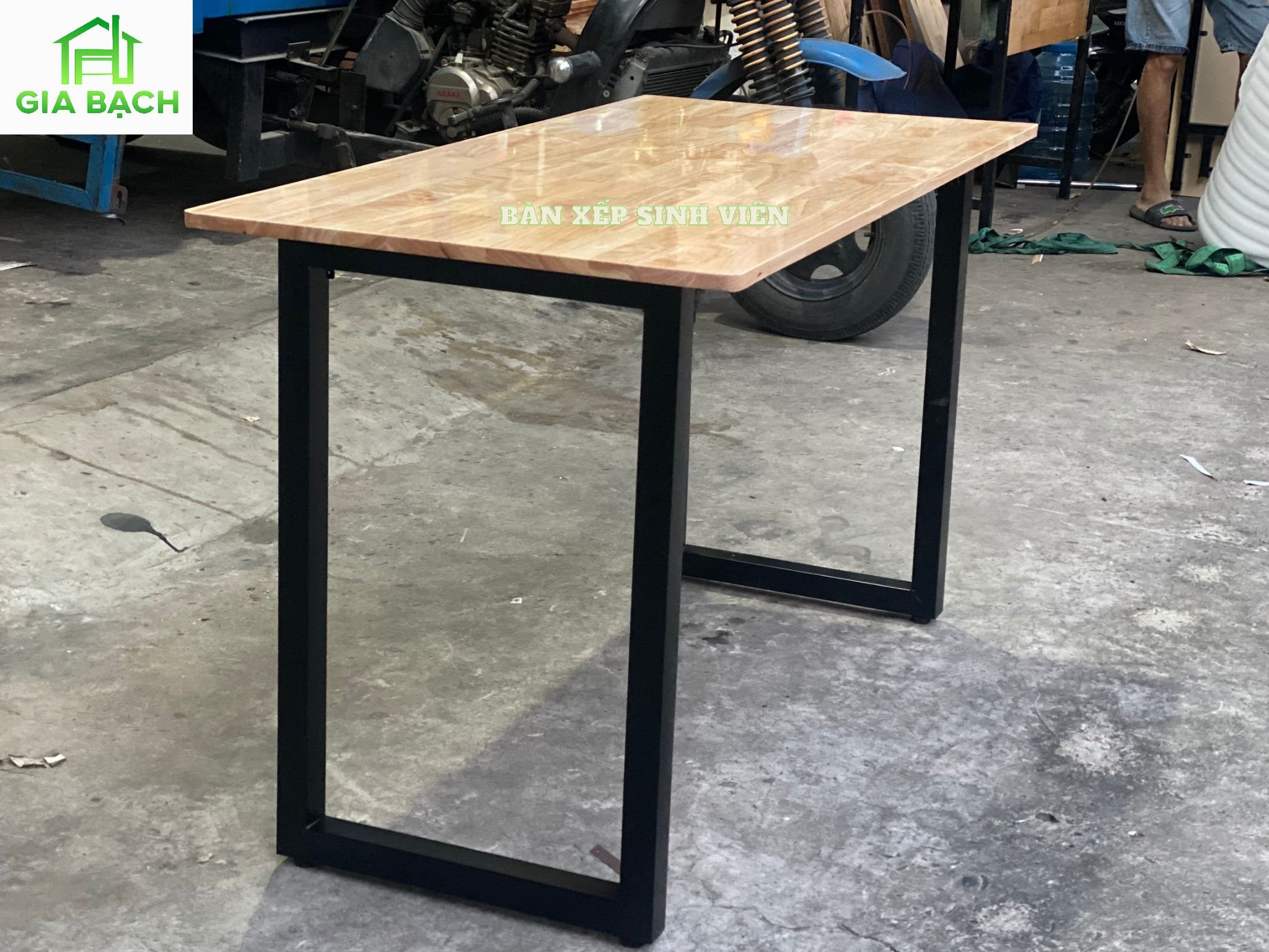 Bàn làm việc, bàn văn phòng chân gấp xếp cao 75cm