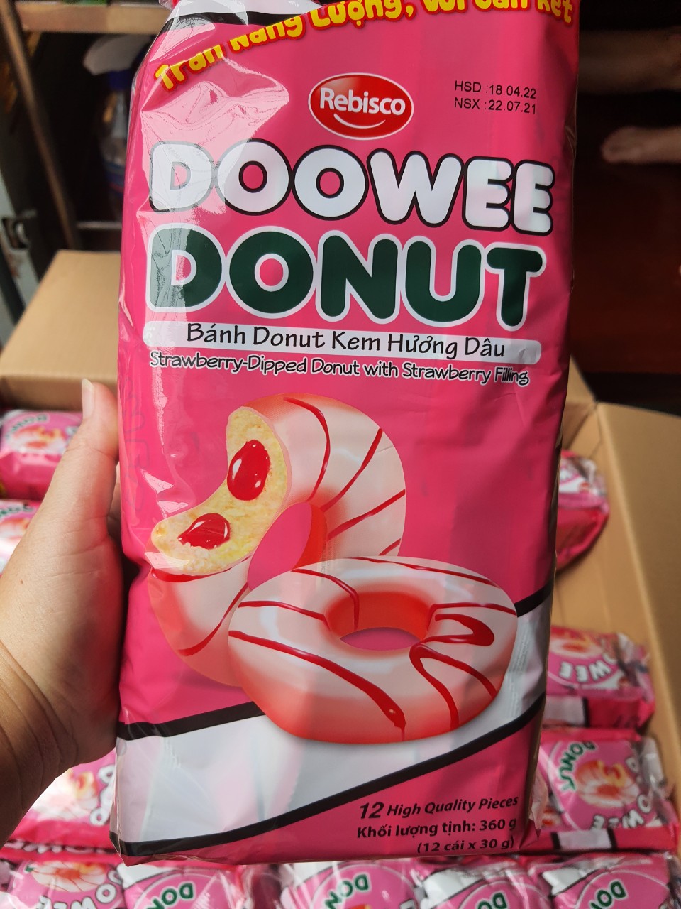 Túi 12 bánh Doowee Donut hương dâu ----date mới