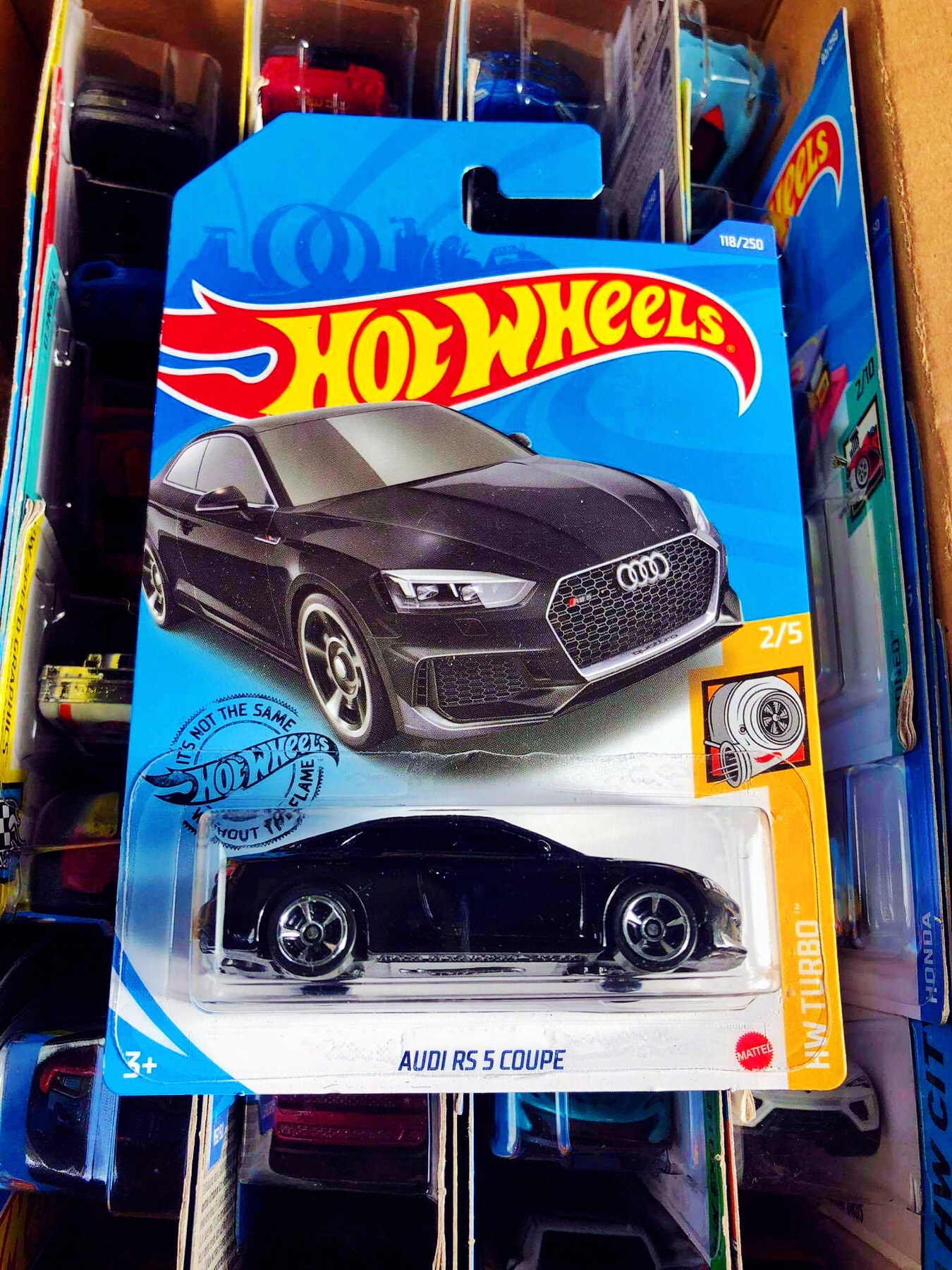 Xe mô hình hot wheels tỉ lệ 1:64 "audi rs 5 coupe"
