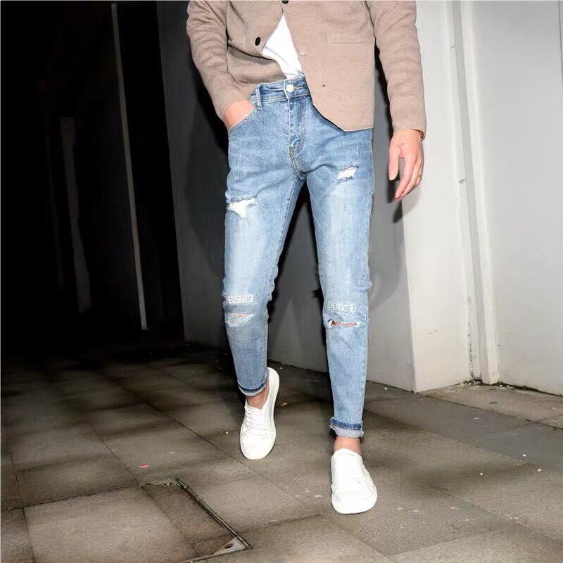 [HCM]Quần jeans nam rách gối thêu phong cách quần jean nam thời trang vải thái thoải mái quần jean nam thêu cá tính - Nam thần shop