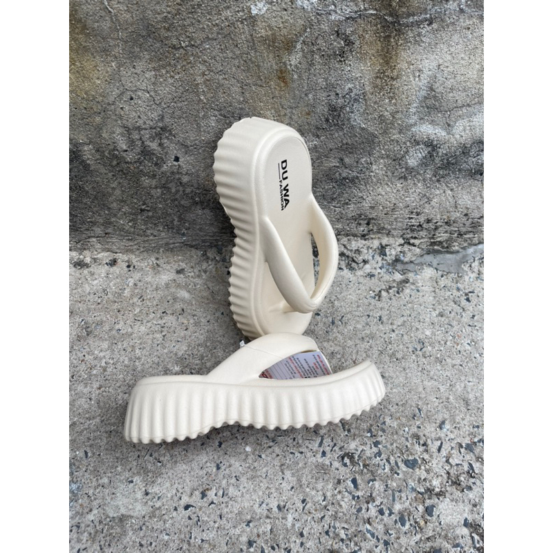 Dép xỏ ngón nữ đi êm chân - mềm - đúc nguyên khối răng cưa