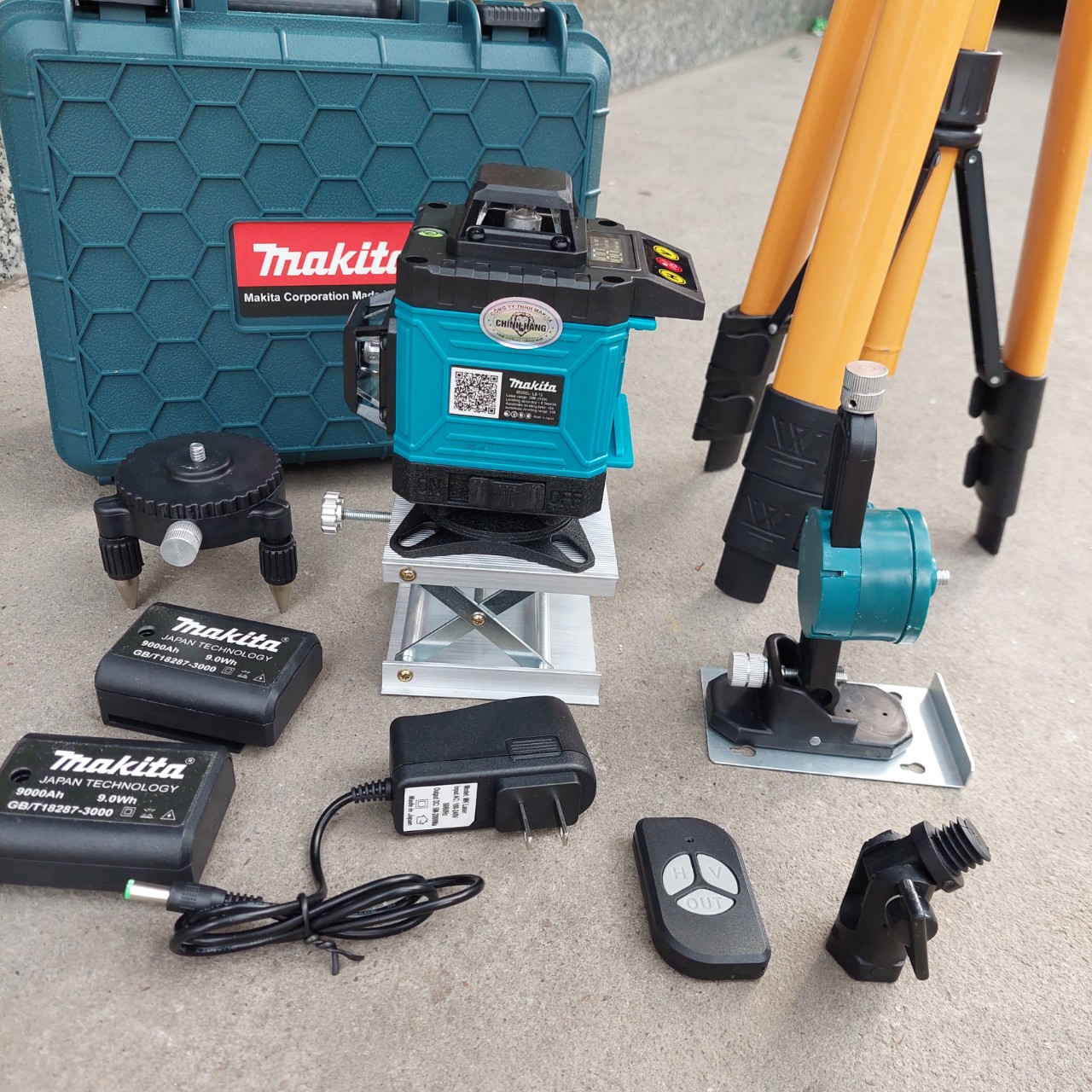 Máy cân mực Laser MAKITA 16 tia xanh có đèn báo pin  -giá 2 PIN