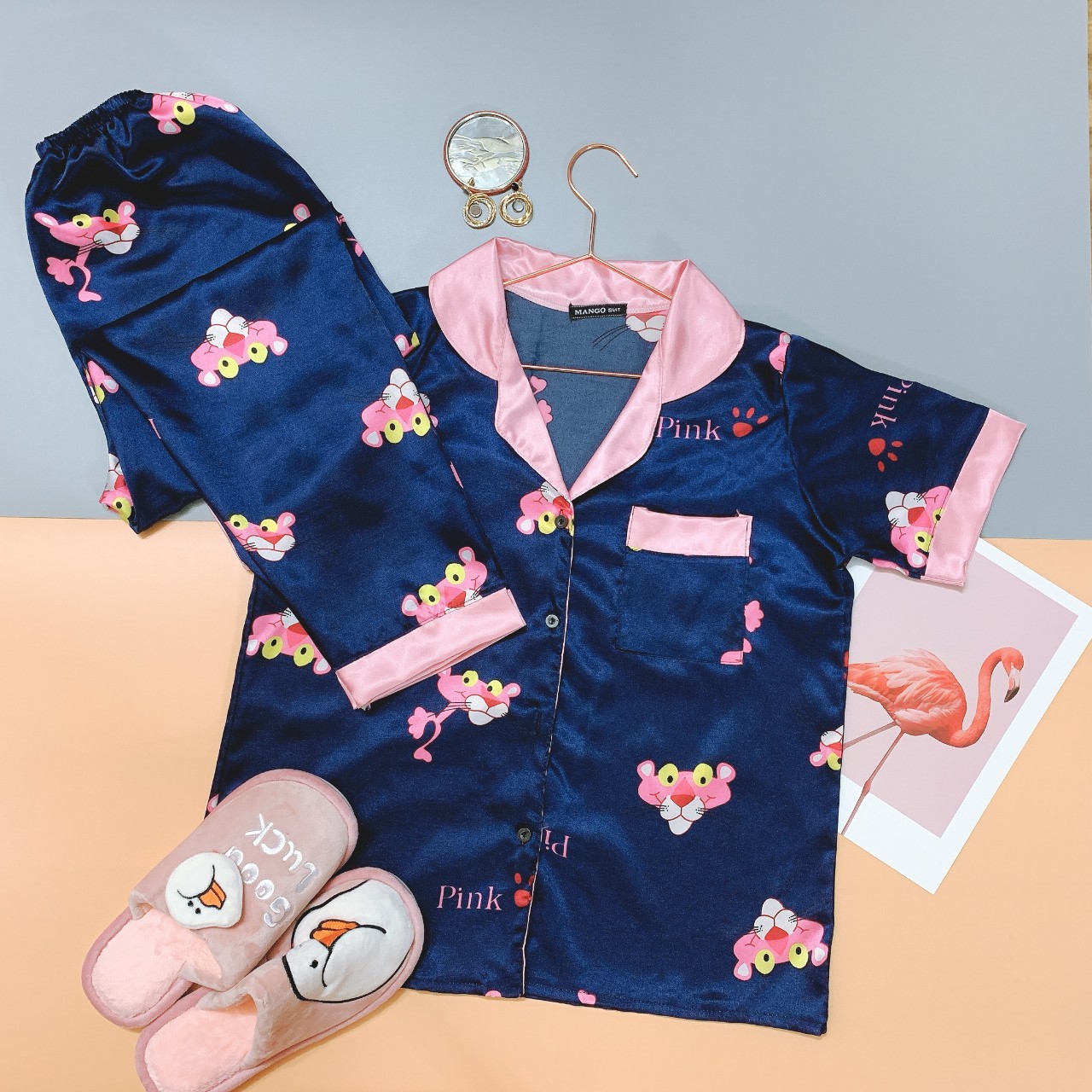 SET PIJAMA IN HÌNH BÁO HỒNG SIÊU CUTE CHẤT VẢI LỤA MỀM MÁT THOẢI MÁI KHI MẶC