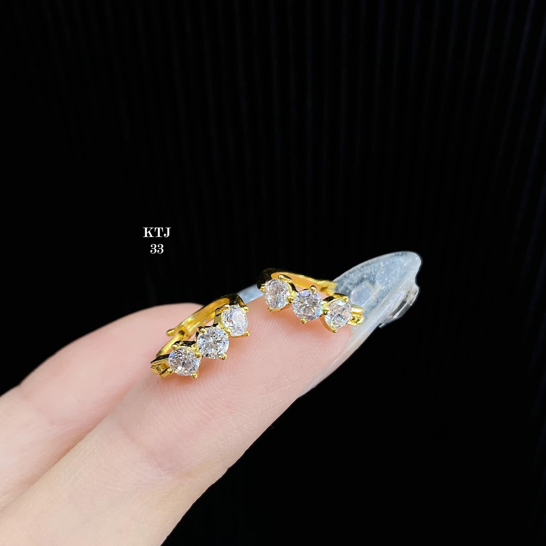 Bông tai vàng khuyên tròn nhỏ xinh chất liệu vàng tây MS032v