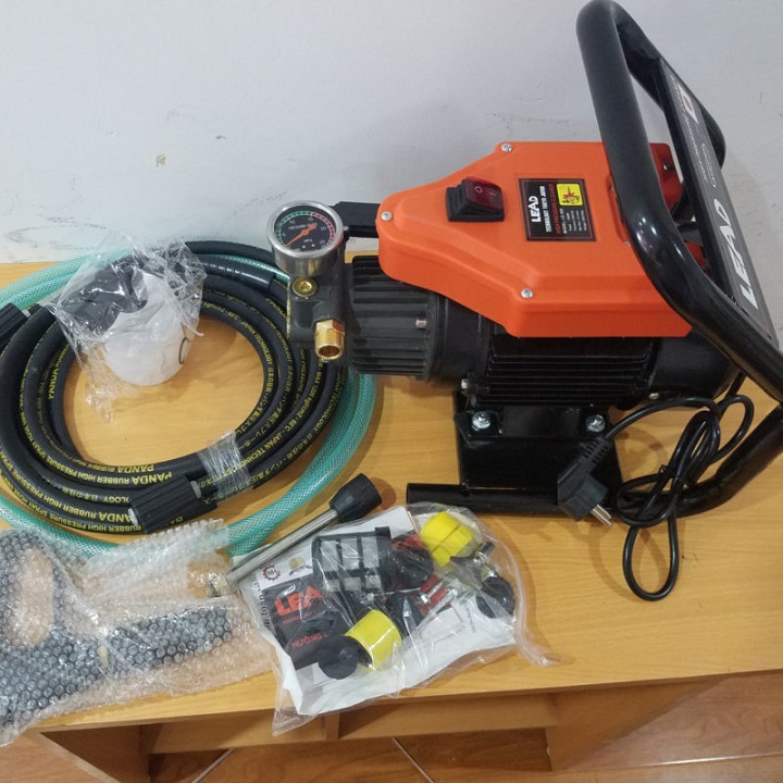 Máy xịt rửa xe mini gia đình 2400w lead le-989