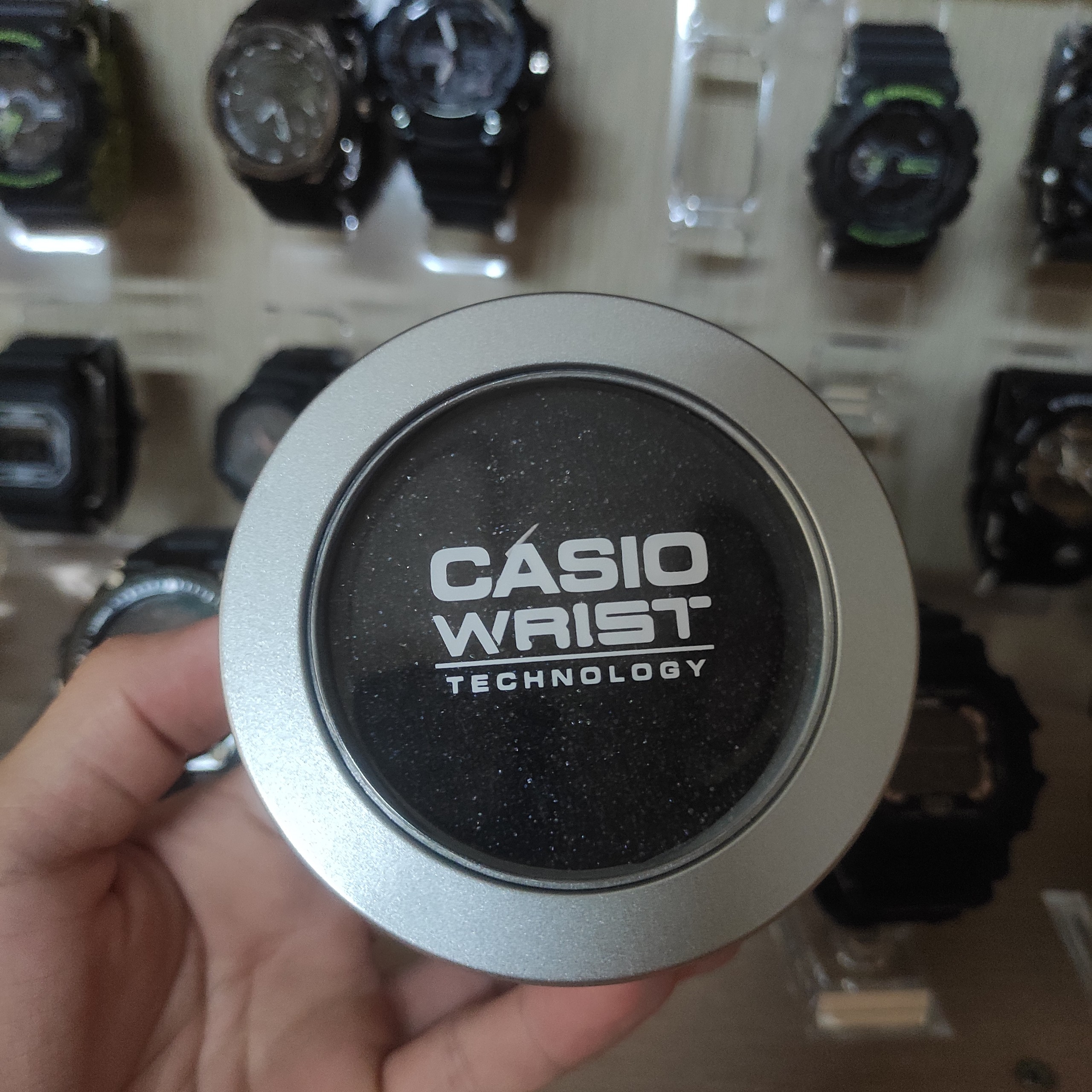 Hộp đồng hồ Shock tròn cao cấp