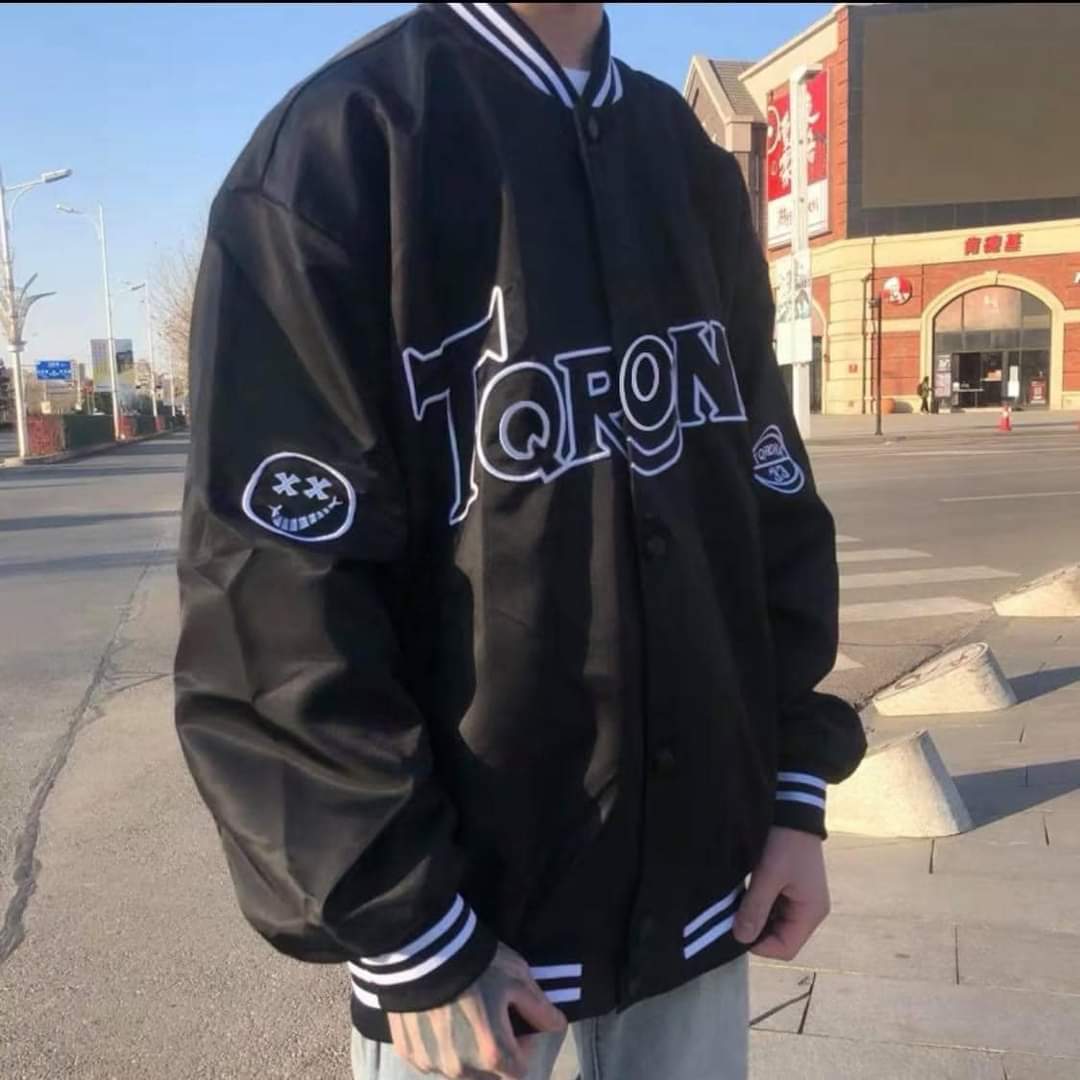 [YoloBoutique] ÁO KHOÁC BOMBER TQRONA UNISEX (ĐEN)