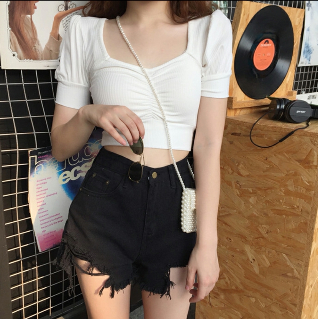 [HCM]Áo Thun Nữ Croptop Tay Ngắn Bo Cổ Vuông V Rúm Ngực 2003