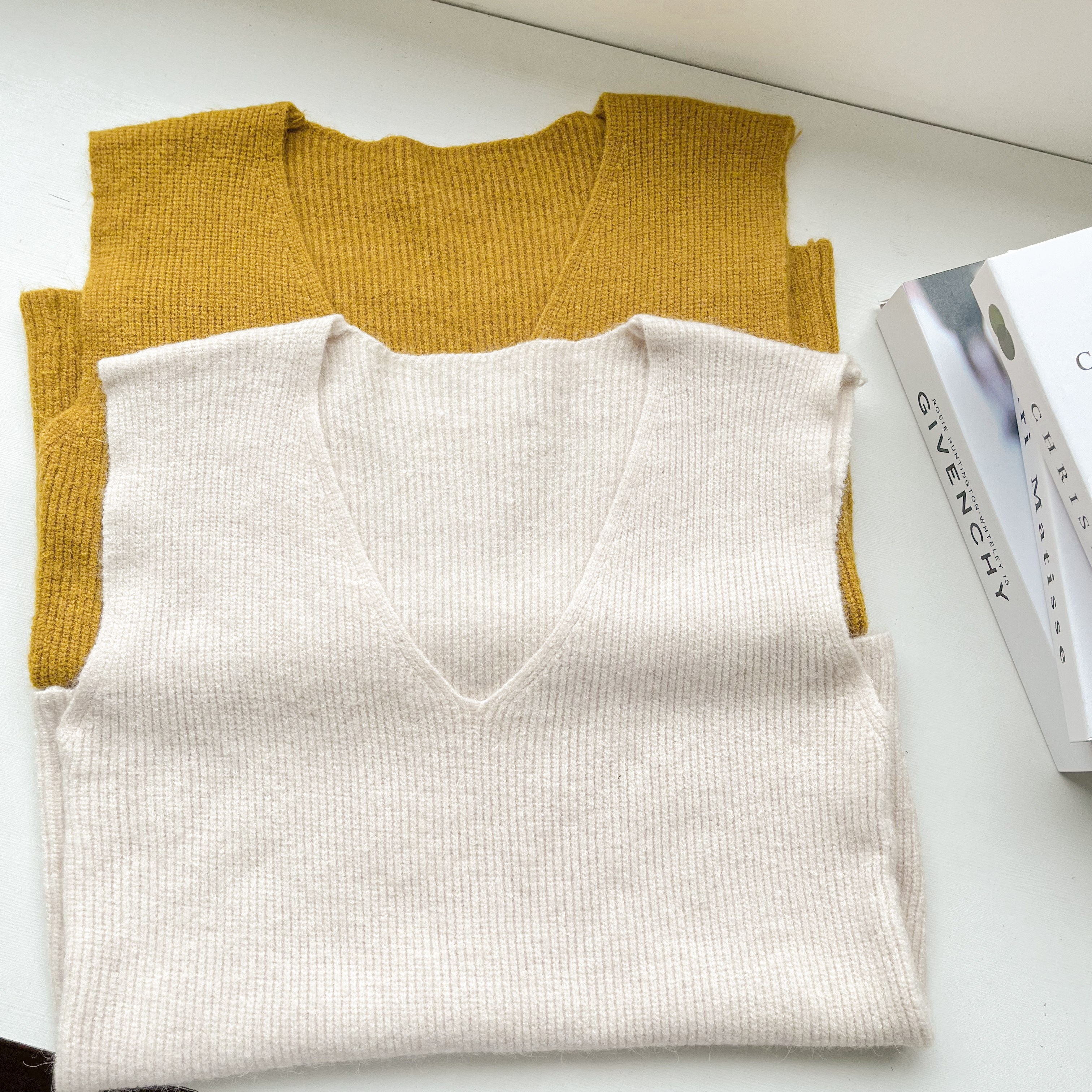 Áo ghile len cổ v trơn 2 màu lenclothing 8745