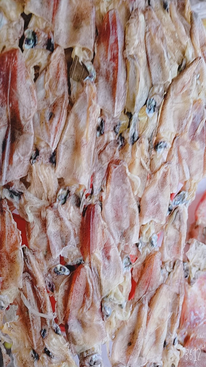 250gram Khô mực chuối Sông Đốc Cà Mau, mực nguyên con, vị mặn, chỉ dùng nấu súp, rim