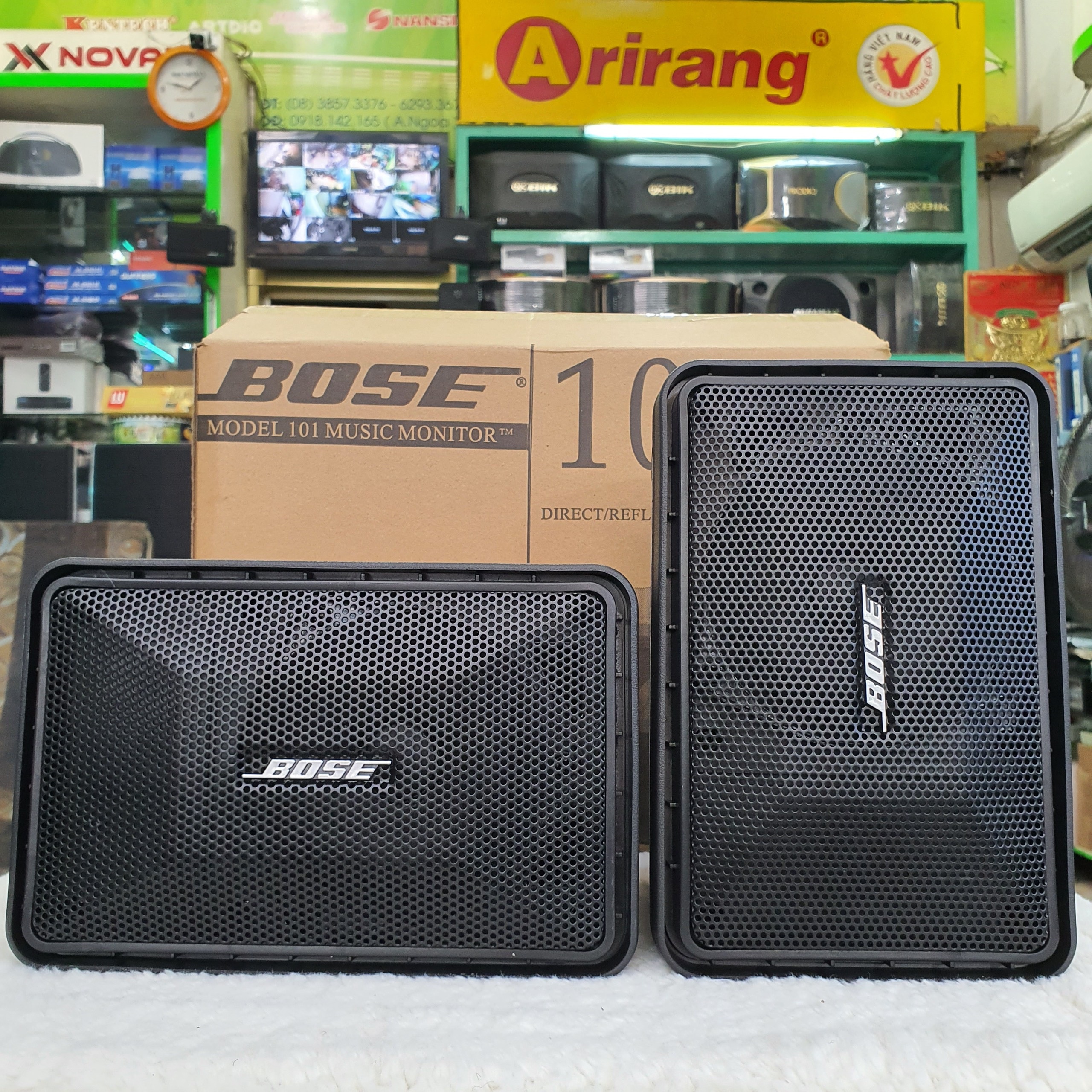 Loa trợ lời Bose 101