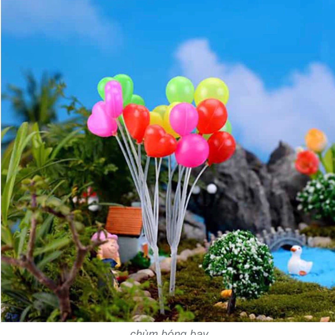 Chùm bóng bay đa sắc trang trí tiểu cảnh