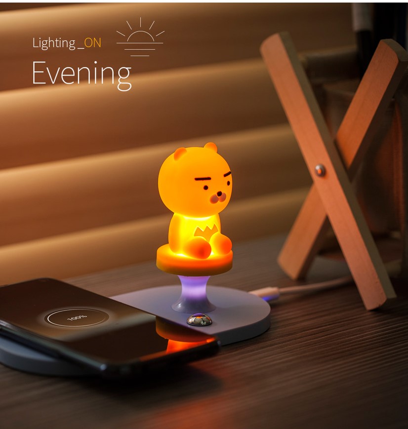 KAKAO FRIENDS/Wireless Fast Charging Pad Mood Light/RYAN/ SẠC KHÔNG DÂY KIÊM ĐÈN NGỦ CẢM XÚC