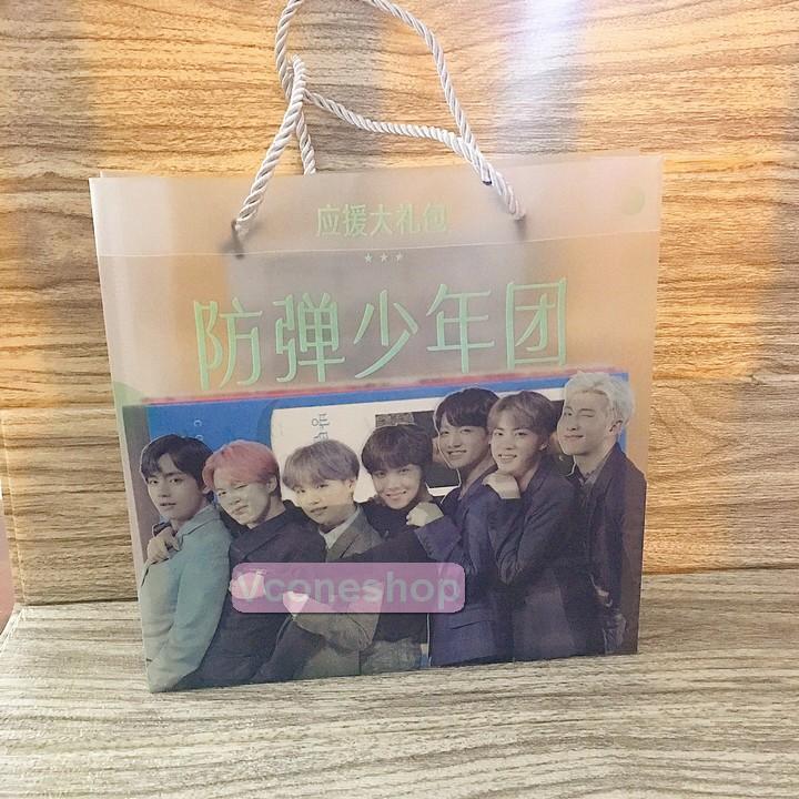 Túi quà trong suốt BTS có album ảnh bookmark postcard poster in hình idols