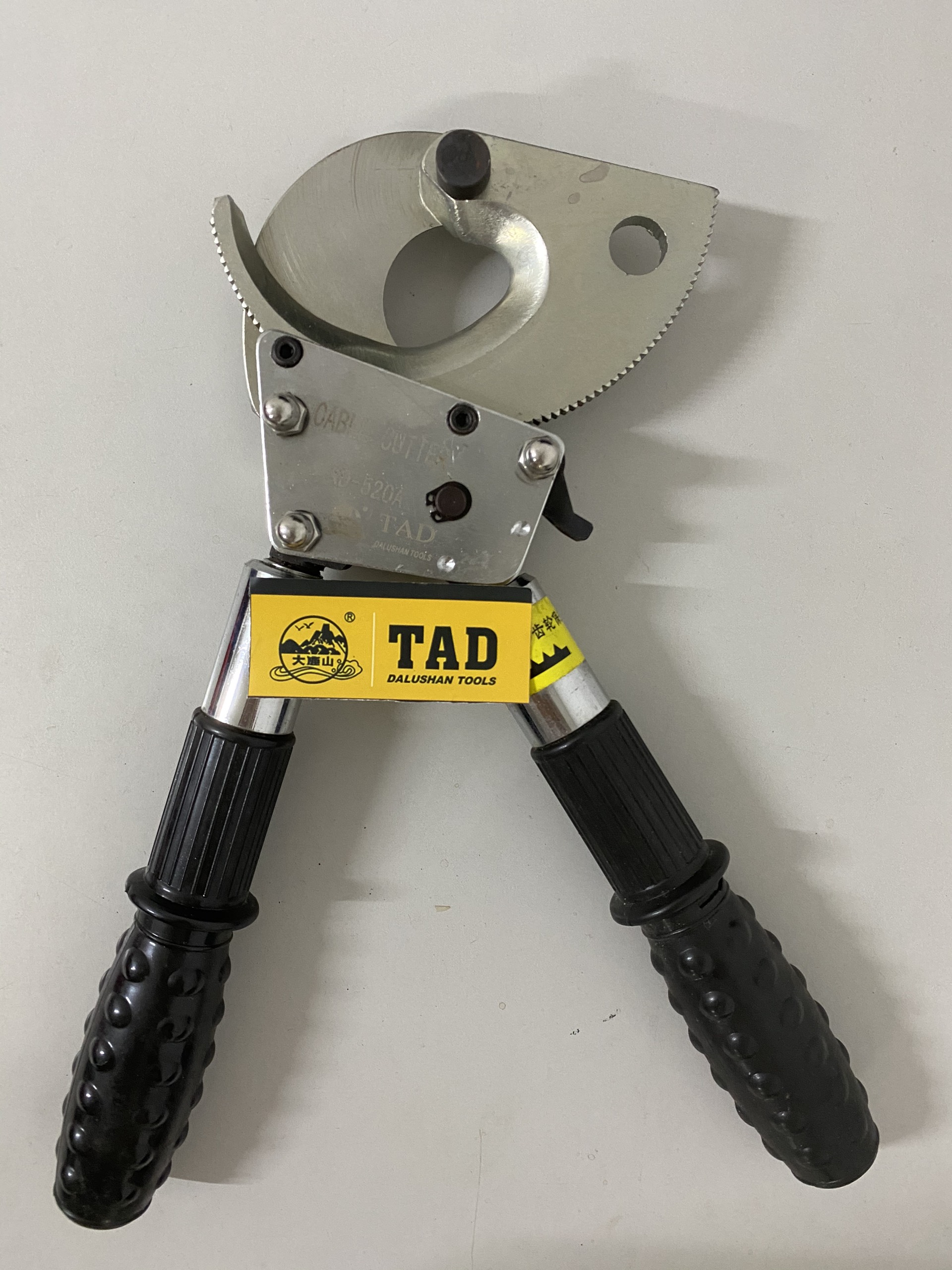 Kìm cắt cáp nhông xd-520
