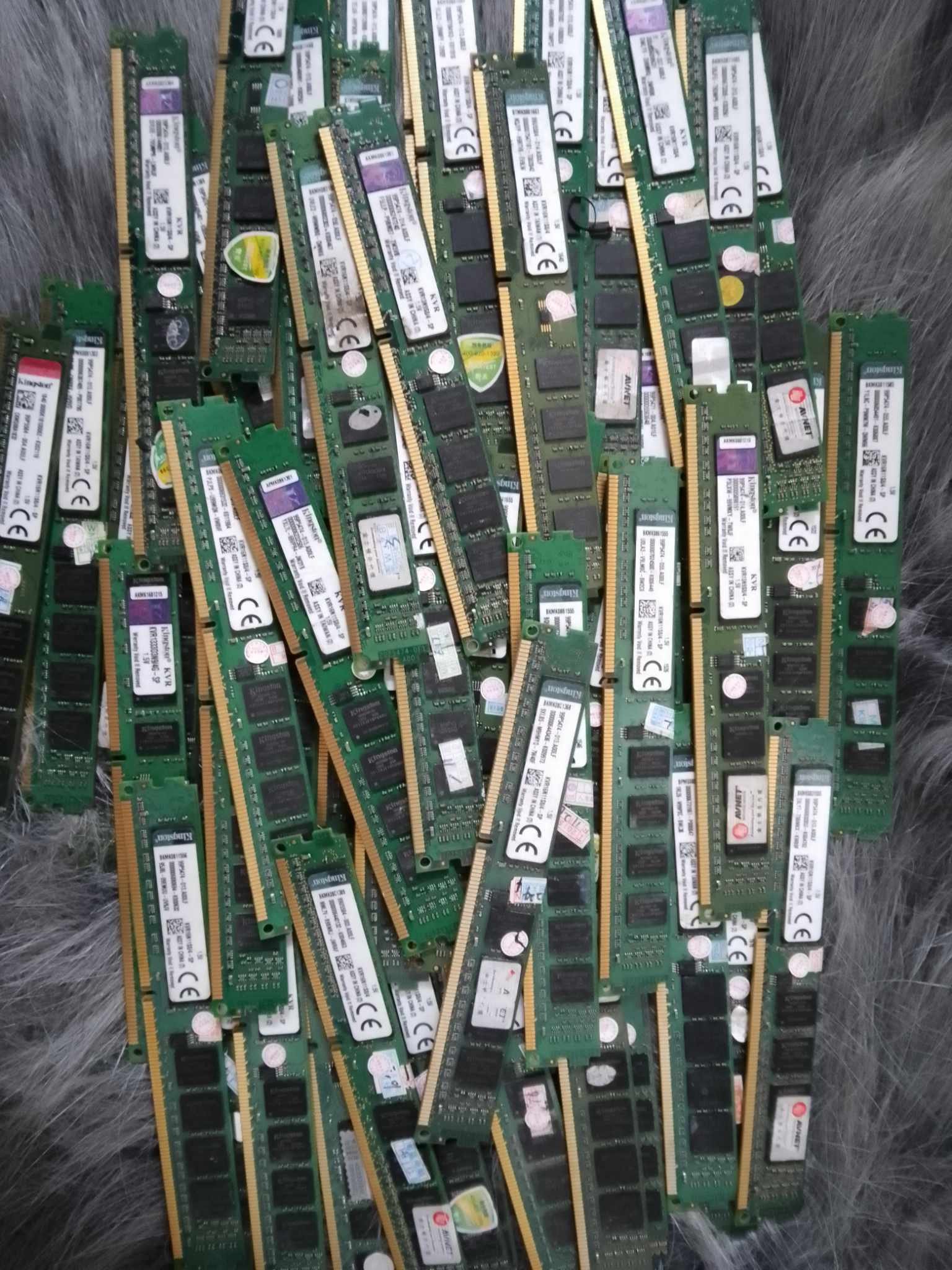 Ram ddr3 4gb bus 1600 kingston