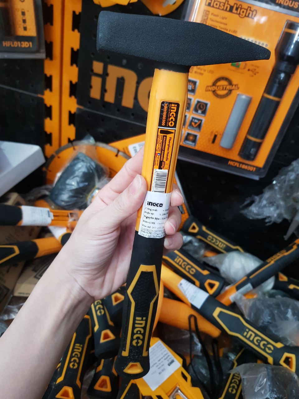 Búa đinh đầu dẹp & vuông ingco hmh880300