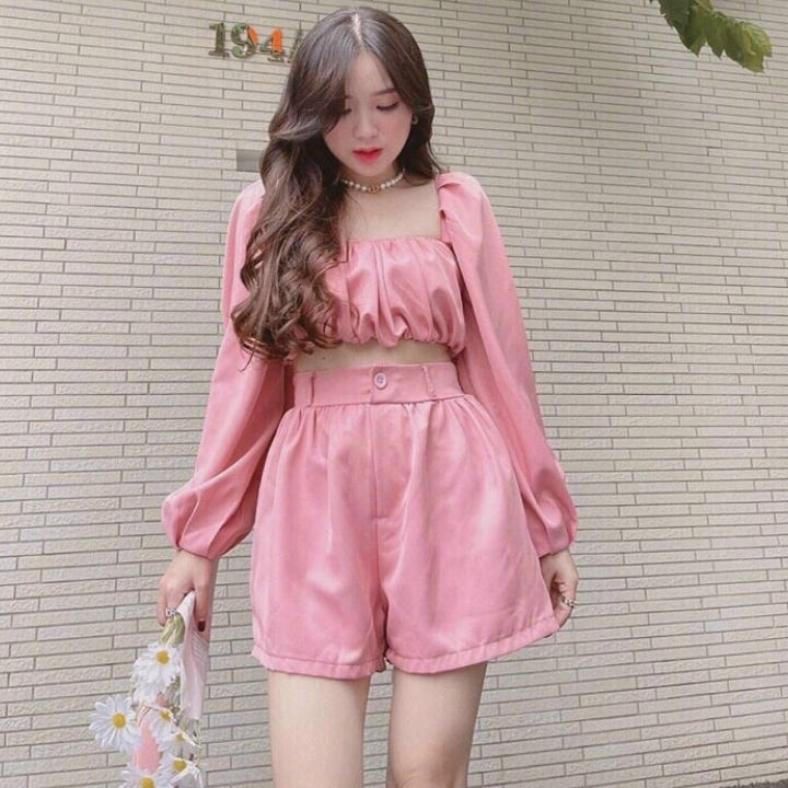 [freeship]Set bộ nữ kiểu đẹp gồm áo sơ mi croptop dài tay thời trang và quần đùi đáy cao thời trangnchất liệu kate cao cấp thích hợp đi chơi đi du lịch phù hợp cho bạn nữ từ 55kg trở xuống tùy chiều cao