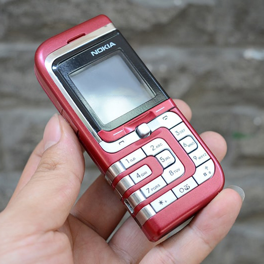 Điện thoại Nokia 7260 chiếc lá nhỏ