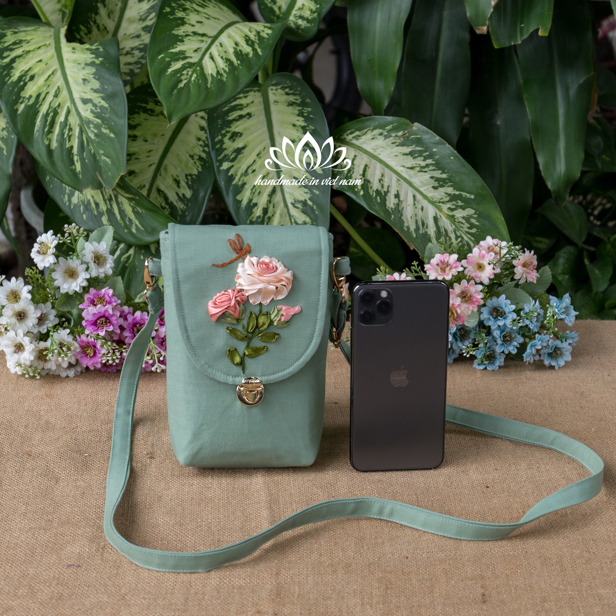 Túi đeo điện thoại, túi handmade, túi đeo chéo thủ công thêu tay