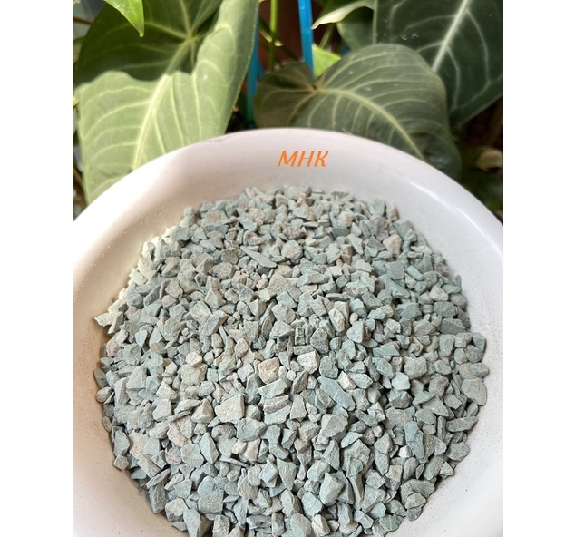 Đá Zeolite dùng trong phối trộn nông nghiệp , vật liệu lọc nước !