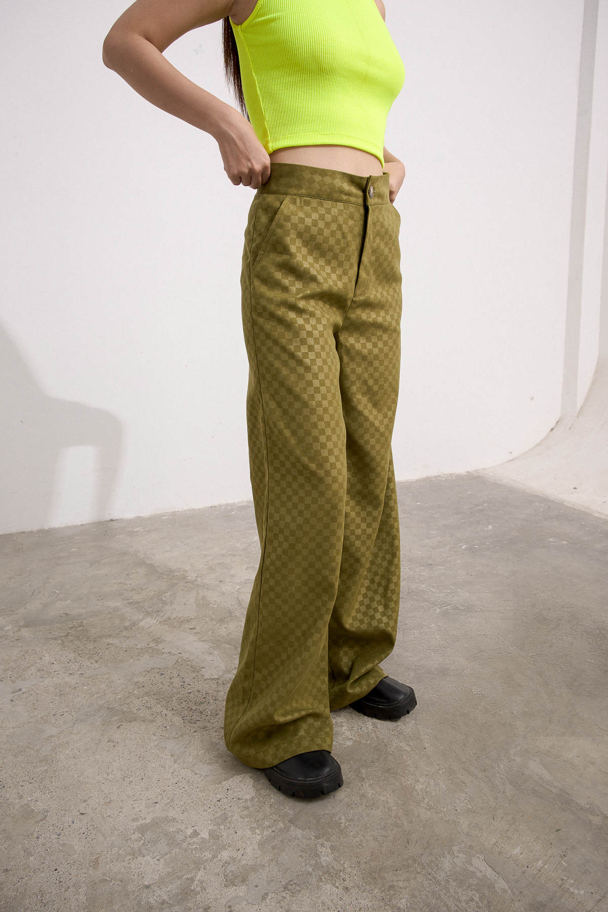 Quần dài bố caro Maybi