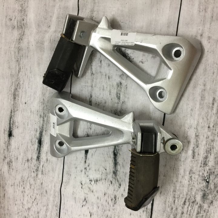 Gác chân sau xe Wave RSX - S110 , báng chân sau xe máy wave