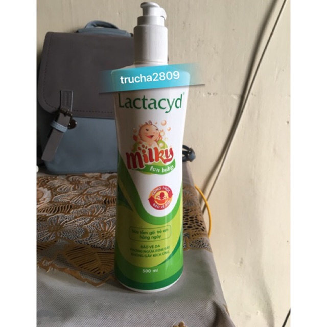 Sữa tắm gội lactacyd milky 500ml