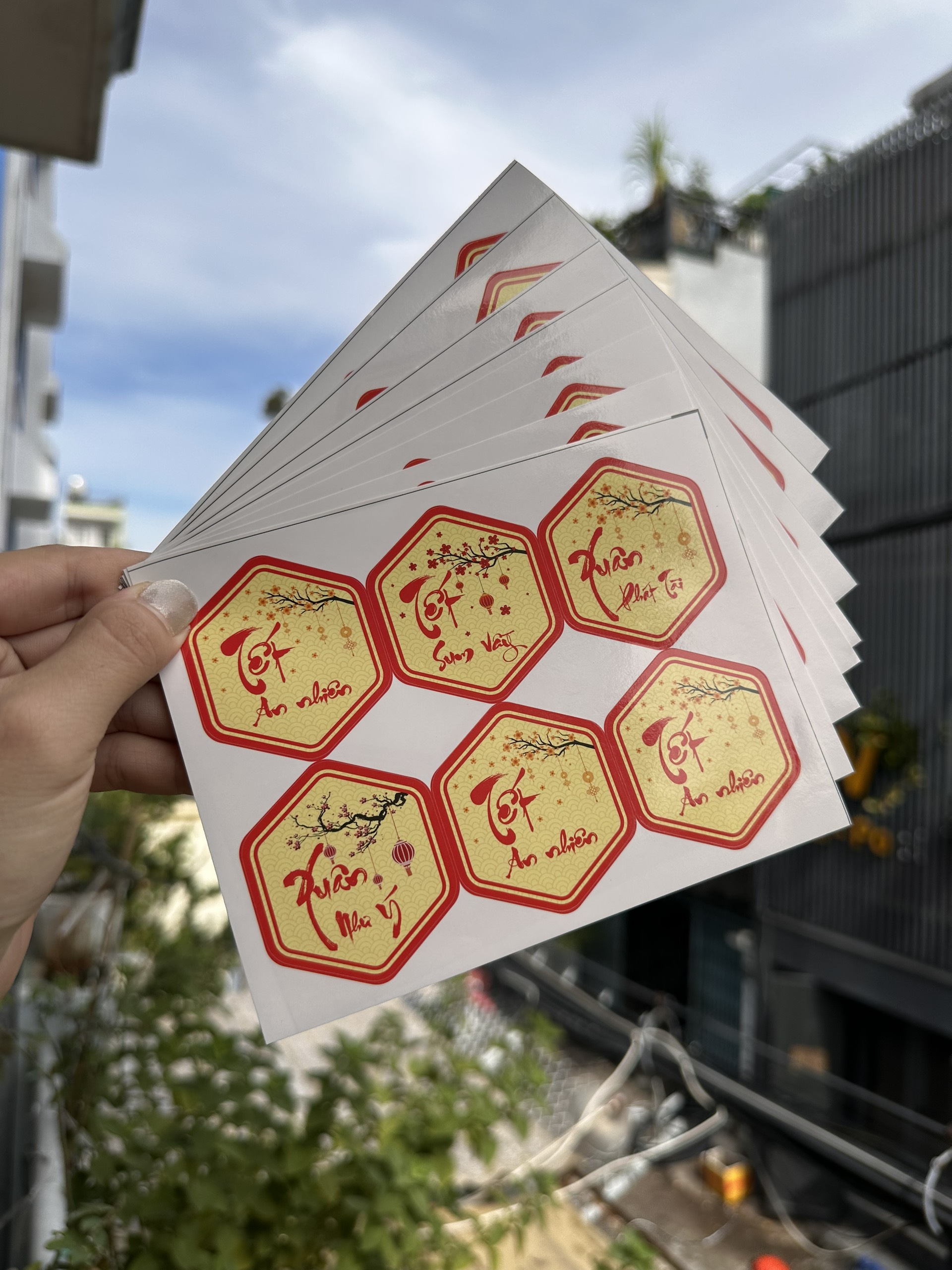 100 tem lục giác nhỏ 4x5cm