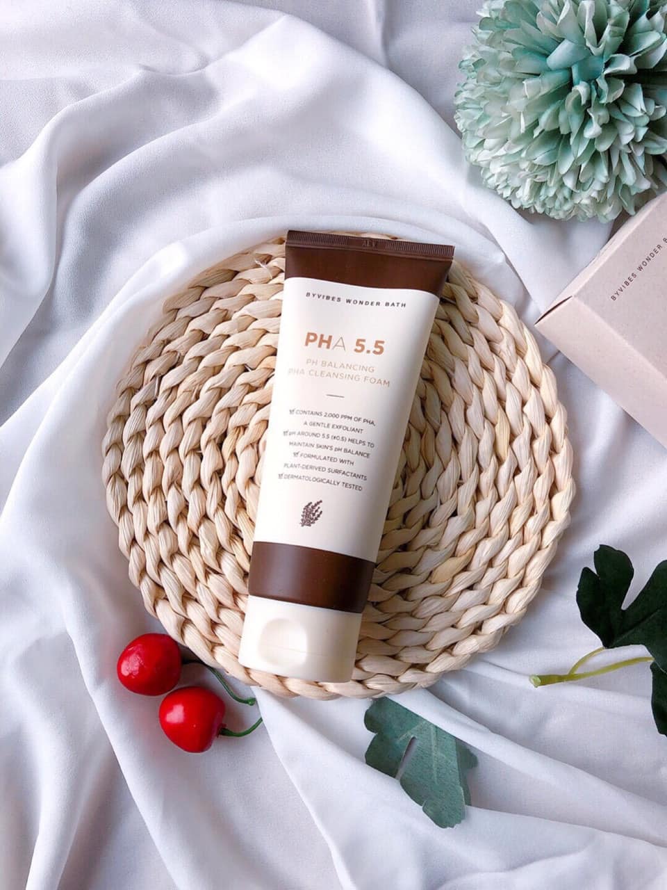 Sữa Rửa Mặt Byvibes Wonder Bath PH Balancing PHA Cleansing Foam