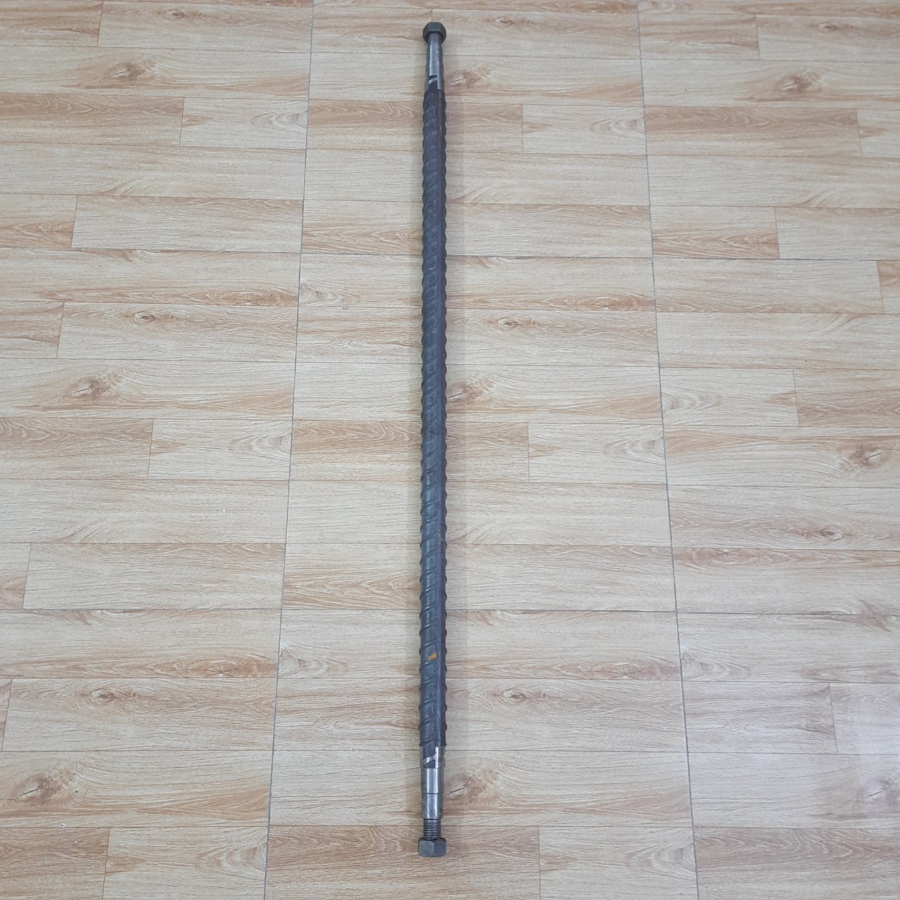 Trục xe lôi phi 28mm