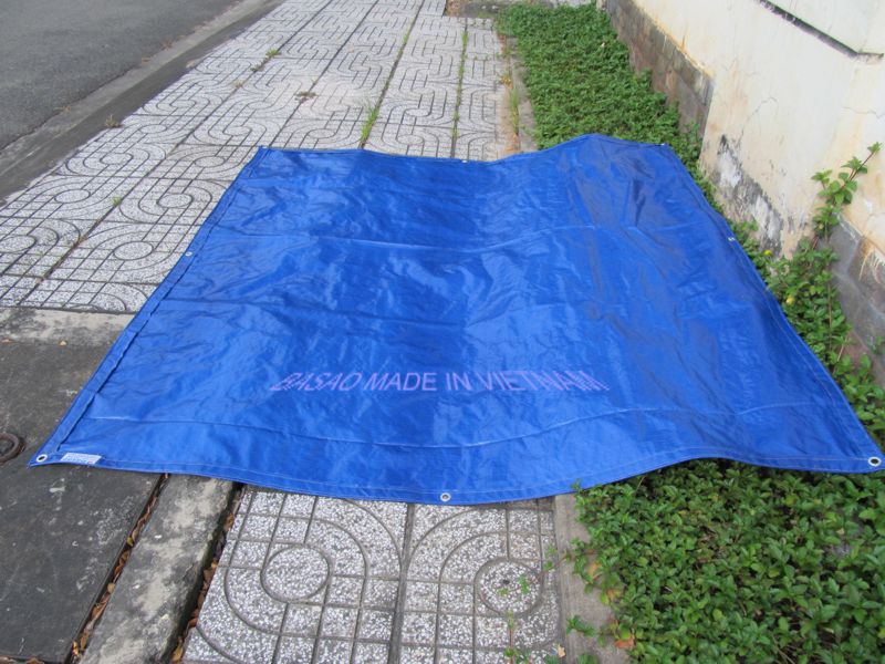 Tấm bạt mỏng, nhẹ may sẵn, kích thước 1m x 2m, màu xanh 2 mặt, không thấm nước