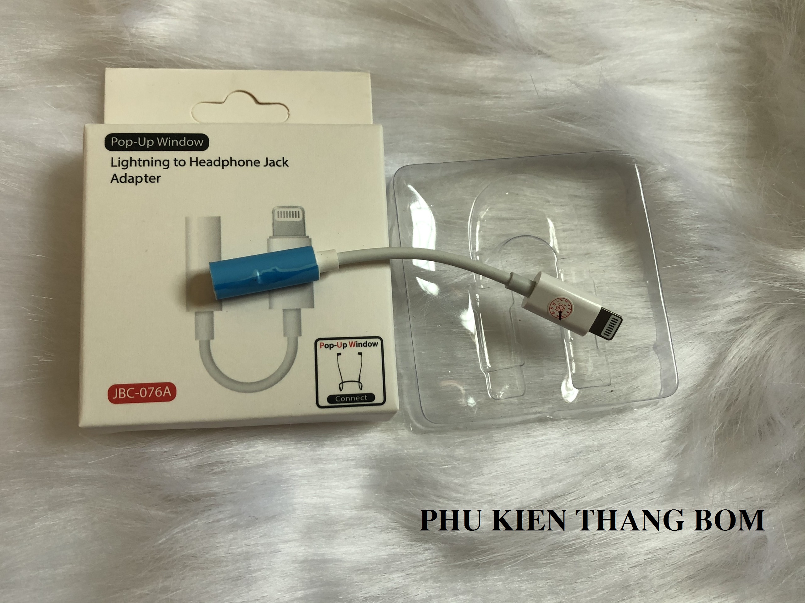 Bộ jack chuyển đổi từ cổng lightning sang cổng audio có kết nối bluetooth