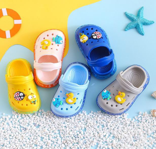 [HCM]Dép Sục Siêu Nhẹ Chống Trượt Kèm Sticker Cho Bé Trai Bé Gái