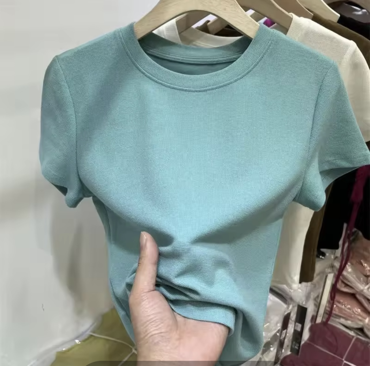 Áo Thun Nữ Áo Kiểu Nữ Cổ TRòn Tay Ngắn Vải Gân Co Giãn Tốt Ôm Body mềm mịn mát phối đồ siêu xinh đi cafe đi chơi đều xinh