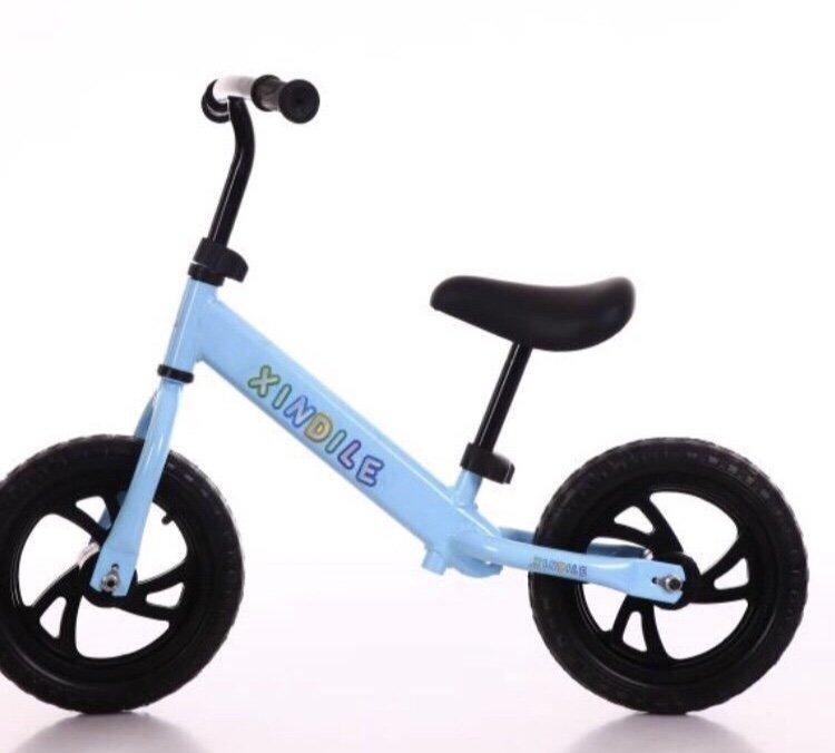 XE CHÒI CHÂN 2 BÁNH CHO BÉ