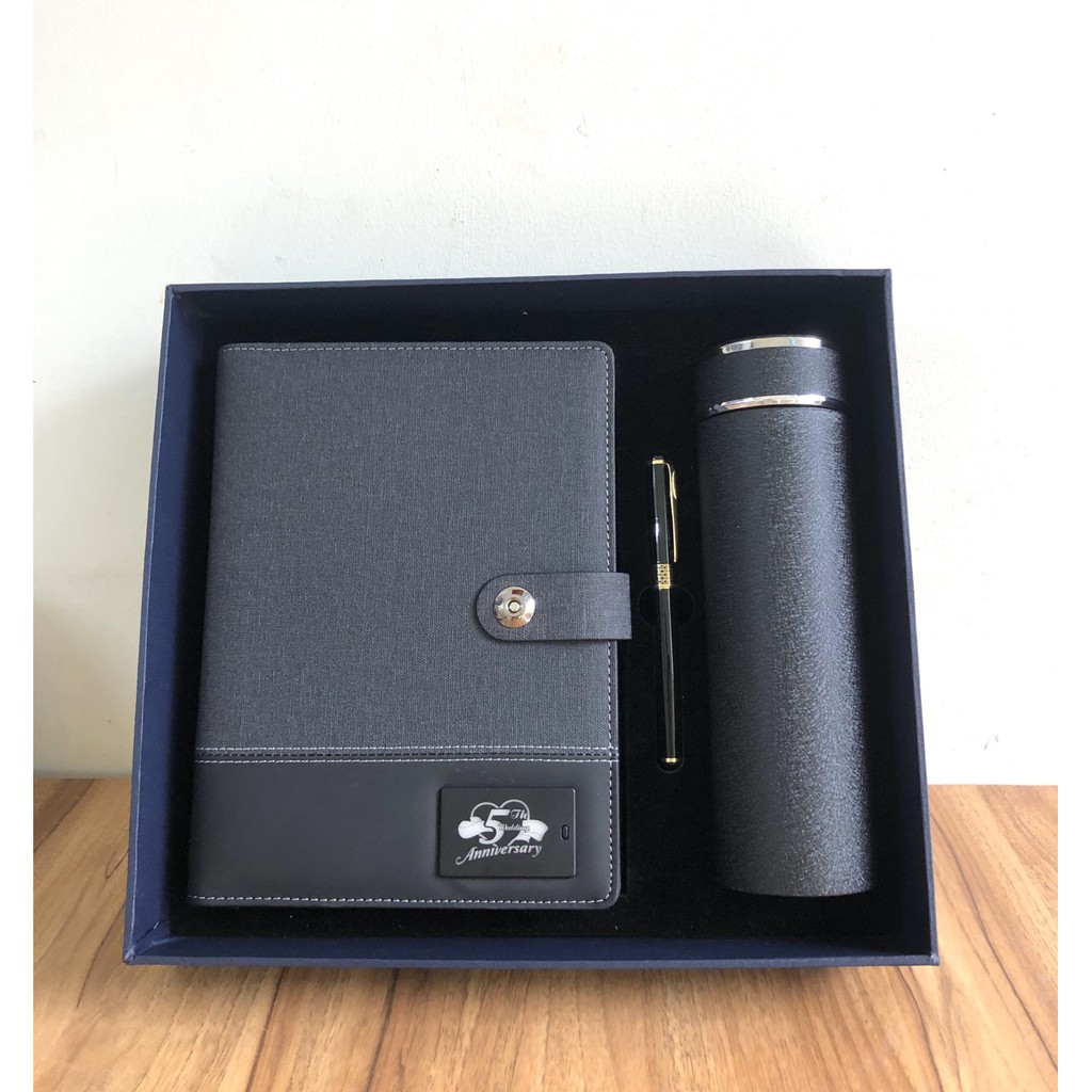 Bộ quà tặng cao cấp 3 món sổ sạc đa năng có sạc, bình nước giữ nhiệt, bút ký cao cấp khắc tên theo yêu cầu với đơn thanh toán trước
