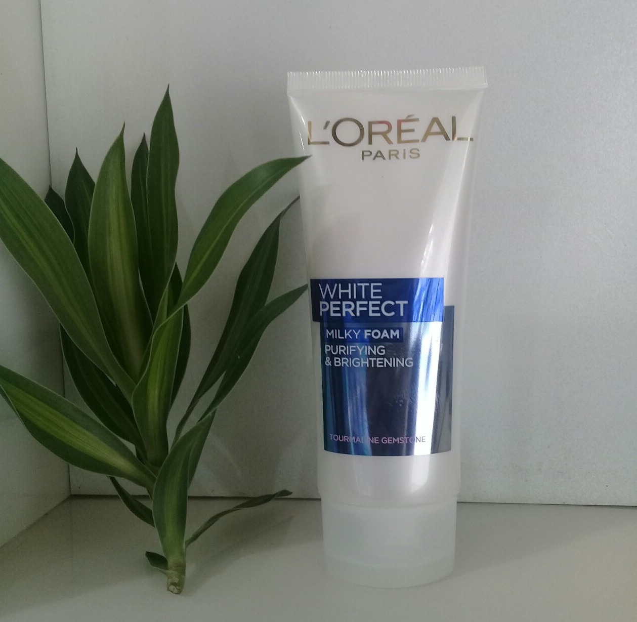 Sửa rửa mặt L'Oreal White Perfect 100ml