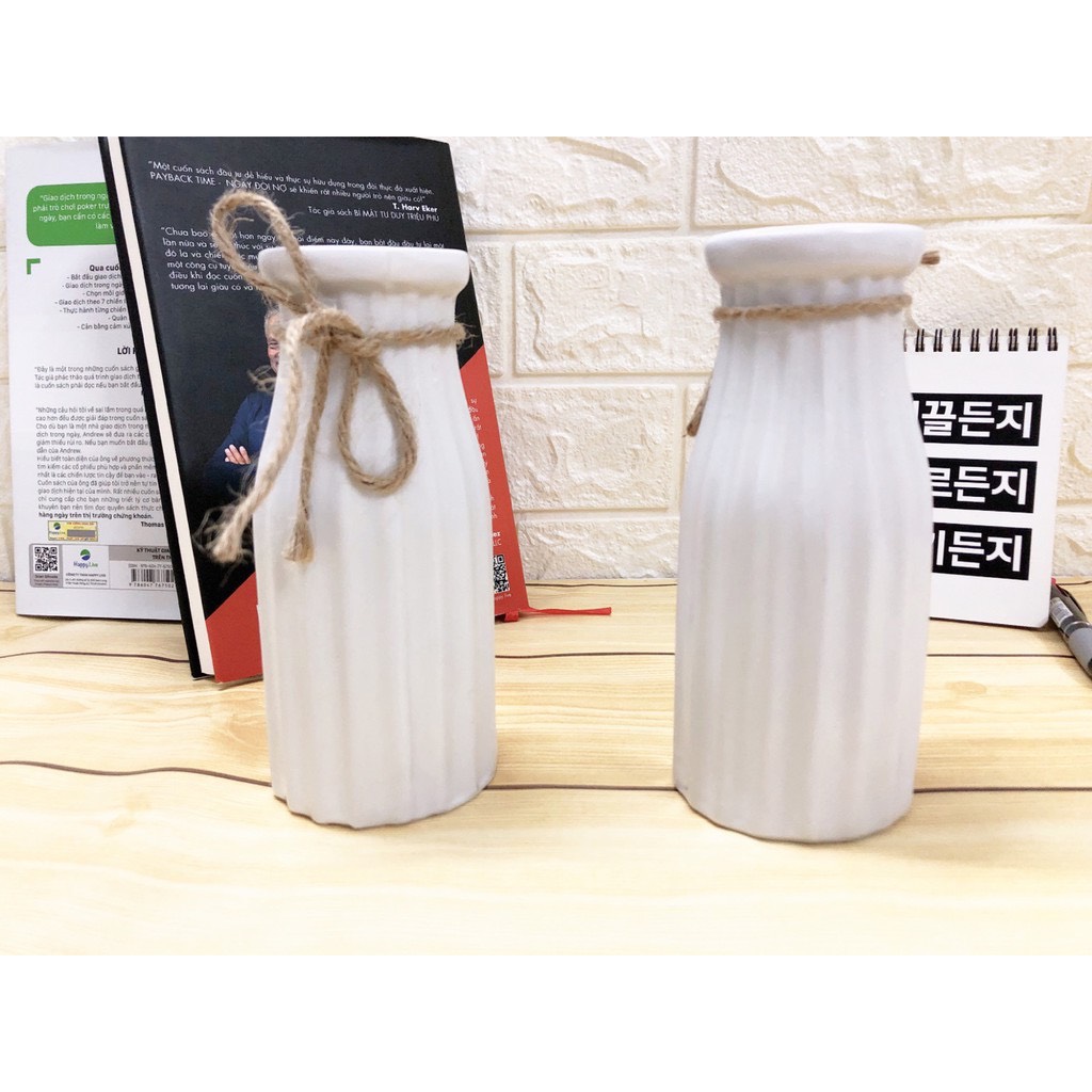 Một Bình sữa cắm hoa cao cấp bằng sứ men ngọc Bát tràng (không kèm hoa) - Lọ hoa sọc bé trang trí để bàn