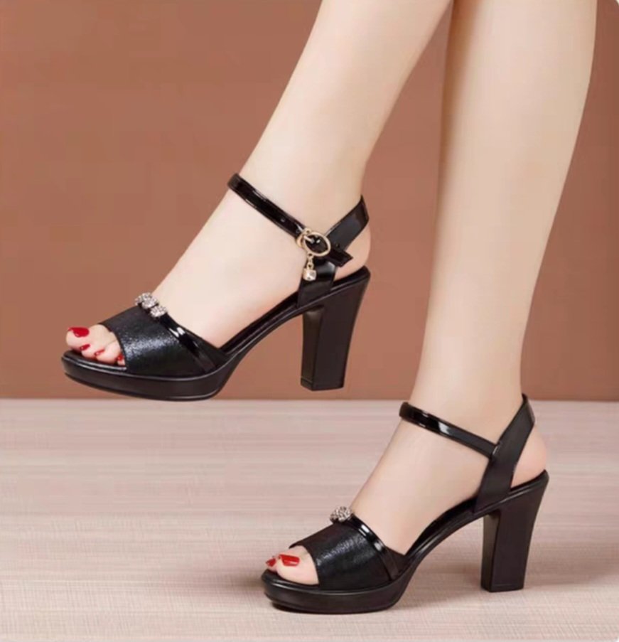 Sandal cg quai nhũ phụ kiện