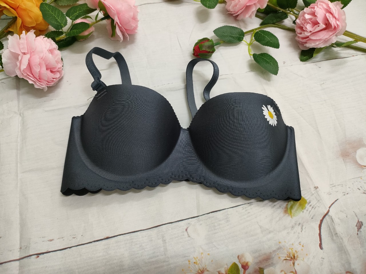 Áo ngực su đúc cup ngang hoa cúc