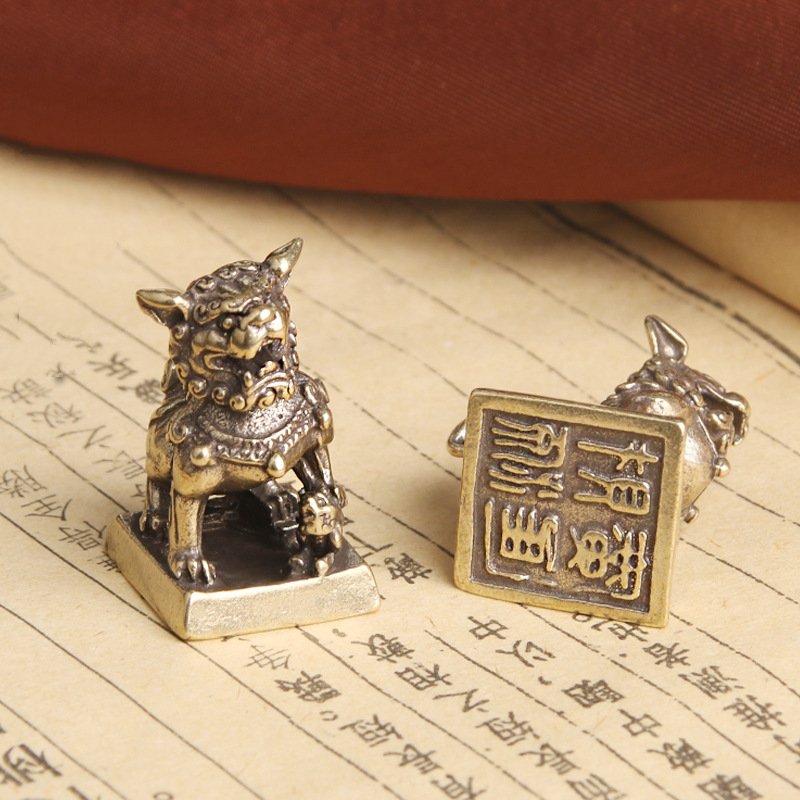 Tượng Đồng Thau Hình Ấn Sư Tử - Kích Thước: 2.8 x 1.7cm