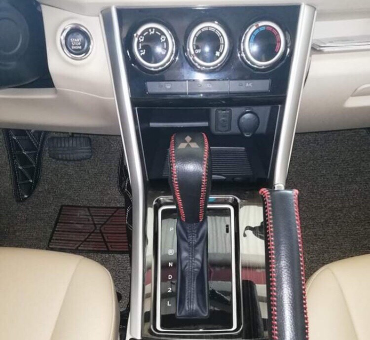 RIÊNG Bọc Cần số xpander tự động da bò thật , khắc logo hãng xe theo yêu cầu, nhiều màu sắc