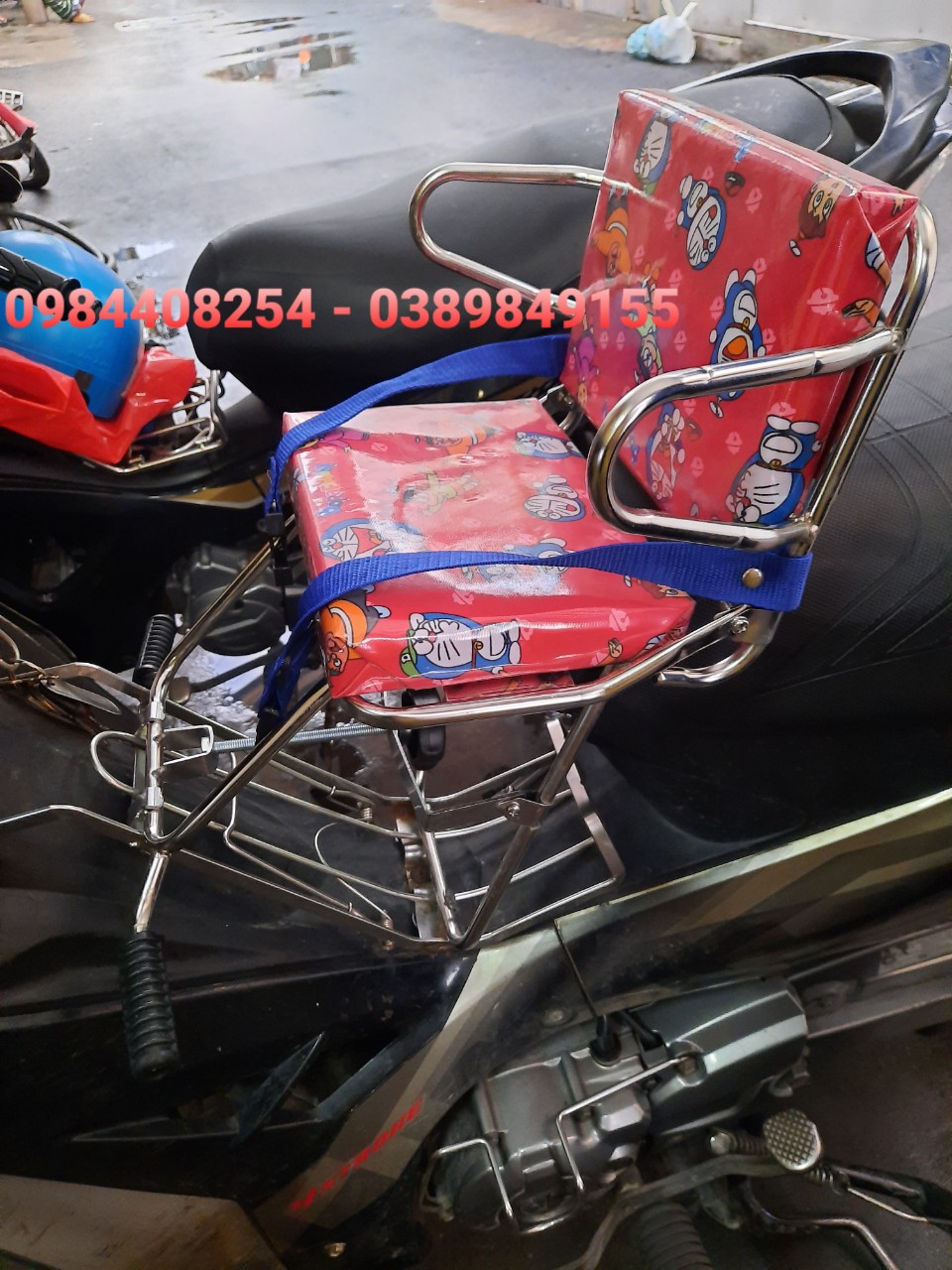 Ghế ngồi xe máy số cho bé có tựa đai